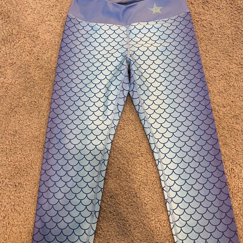 Fairytale Athletics Mid Rise Crop Leggings